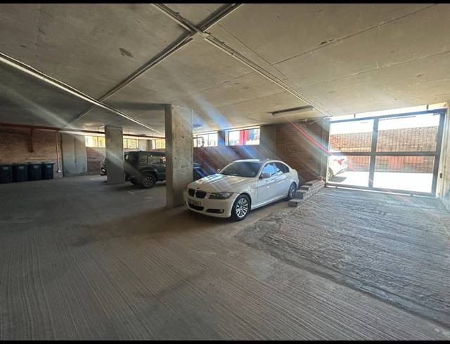 186M² BUILDING TO LET IN WOODSTOCK